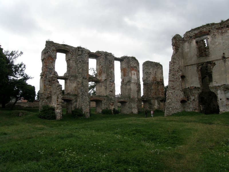 Ruiny zamku w Bodzentynie_2.jpg