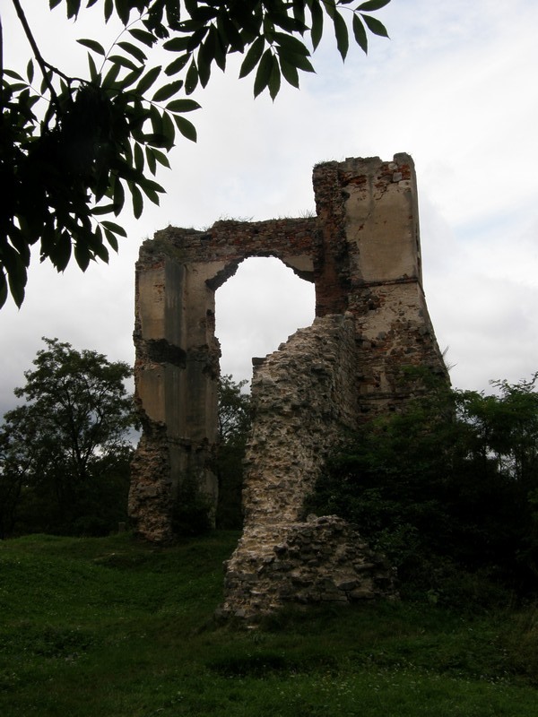 Ruiny zamku w Bodzentynie_3.jpg